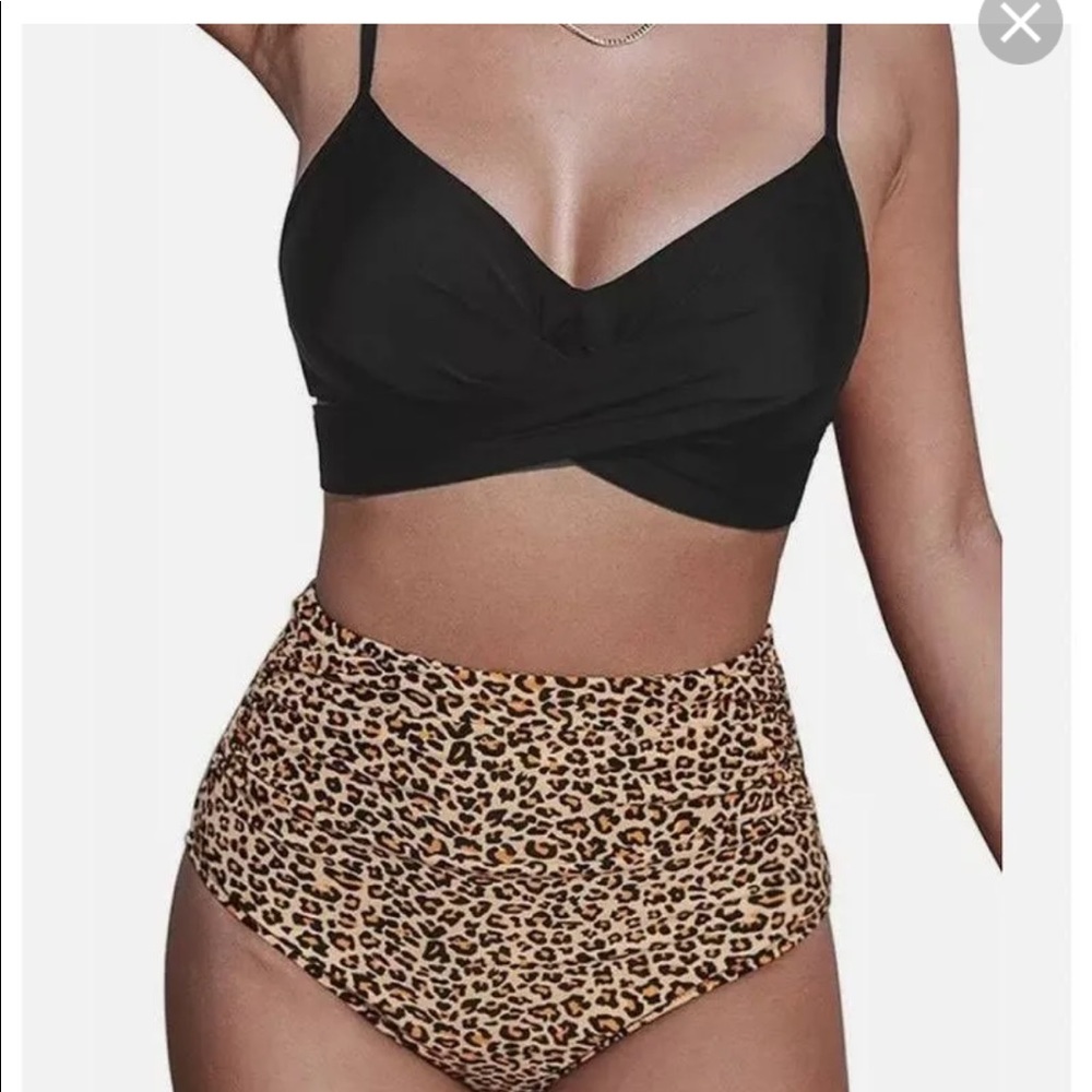 NEW CUPSHE NWT Bikini bottoms, Leopard print, ruched sides. SZ:L - Picture 2 of 7